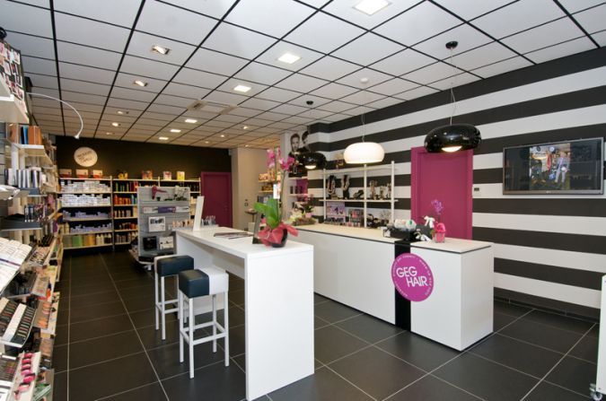 arredamento negozi borgosesia geg hair beauty accessories (5)